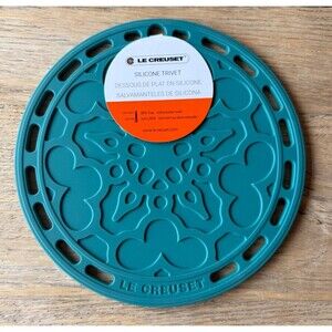 Le Creuset 8 in Round Silicone French Trivet Hot Pad Gripper Caribbean Blue NEW